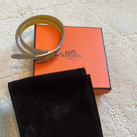 Hermes Hapi- like new in box with dust bag- brushed titanium hardware